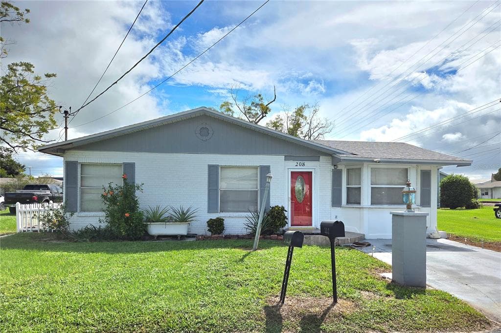 208 SW 3RD AVENUE MULBERRY, FL 33860