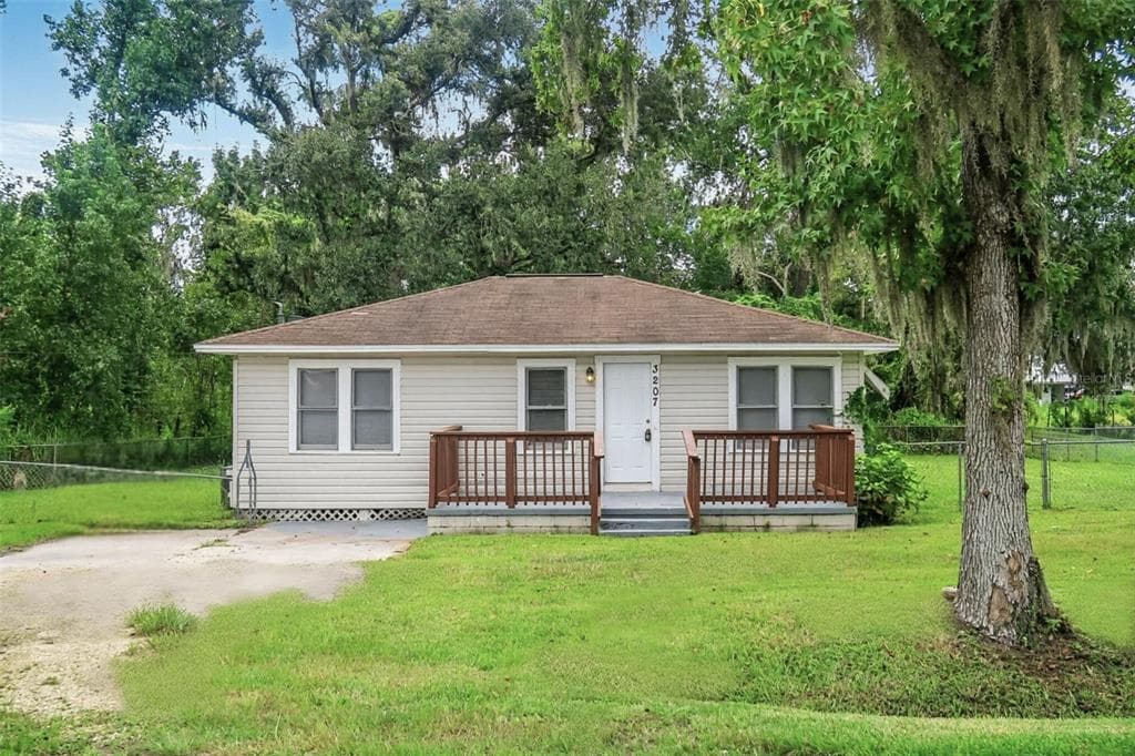 3207 E TRAPNELL ROAD PLANT CITY, FL 33566