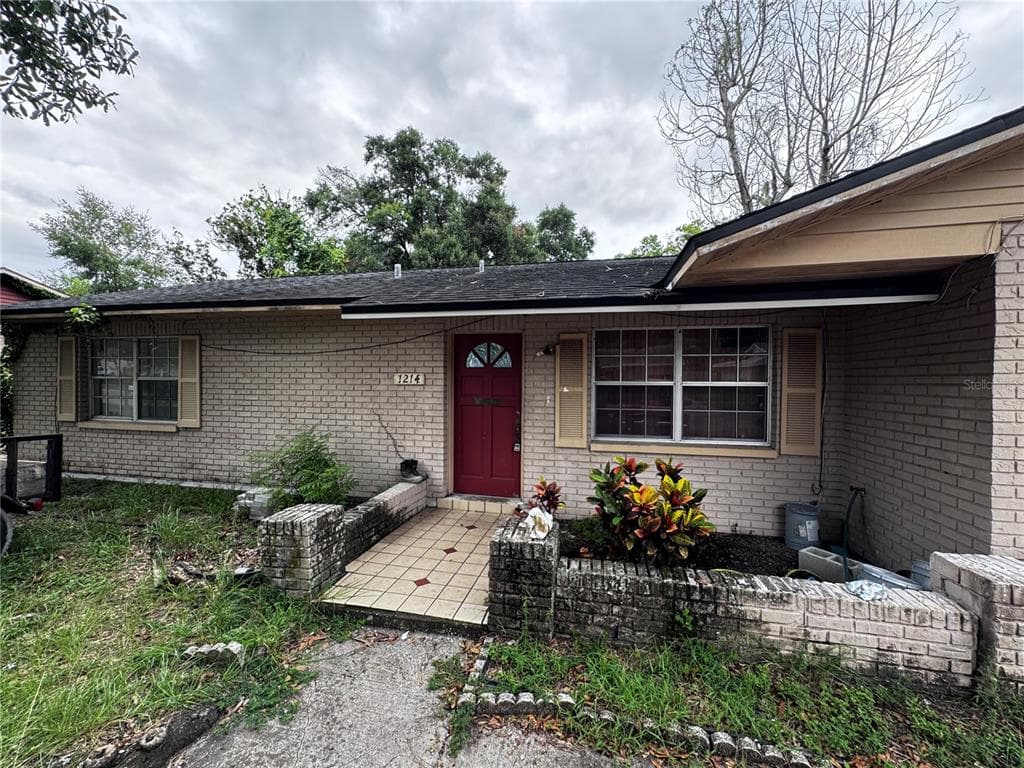 1214 OAKHILL STREET SEFFNER, FL 33584