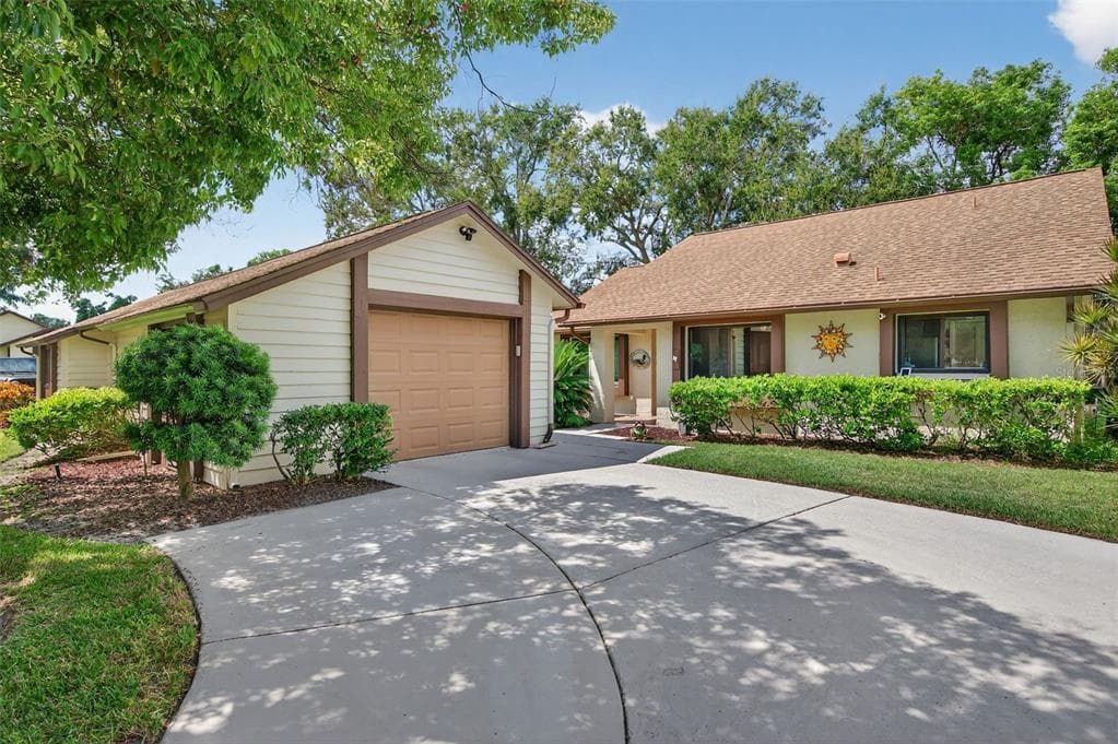 2566 BAY BERRY DRIVE CLEARWATER, FL 33763
