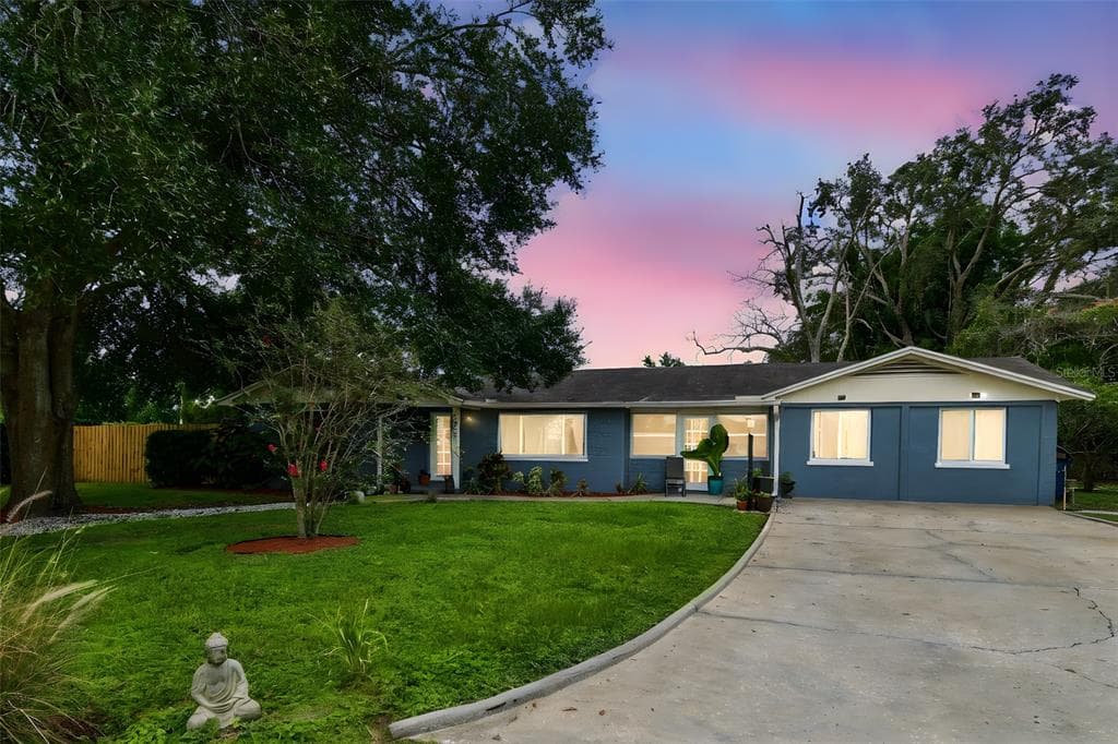1402 W BOGIE DRIVE TAMPA, FL 33612