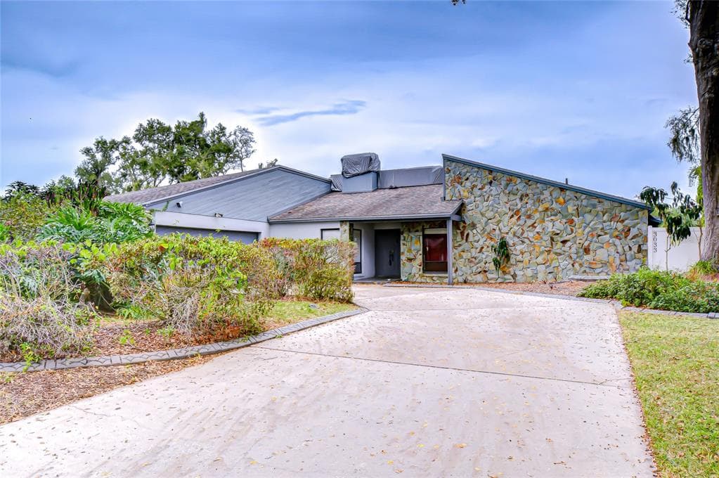3033 WISTER CIRCLE VALRICO, FL 33596