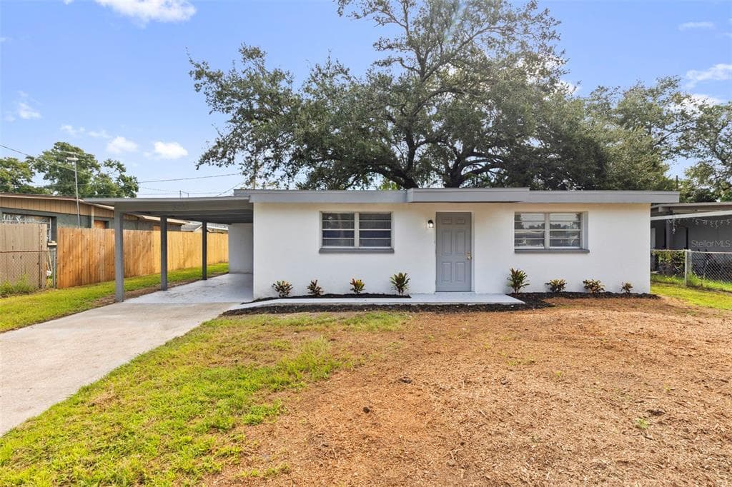 3226 CLIFFORD SAMPLE DRIVE TAMPA, FL 33619
