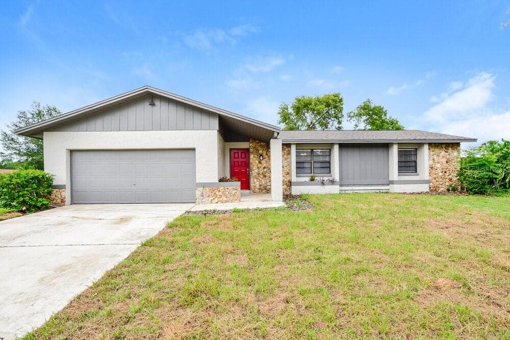 245 BRIDLE PATH CASSELBERRY, FL 32707