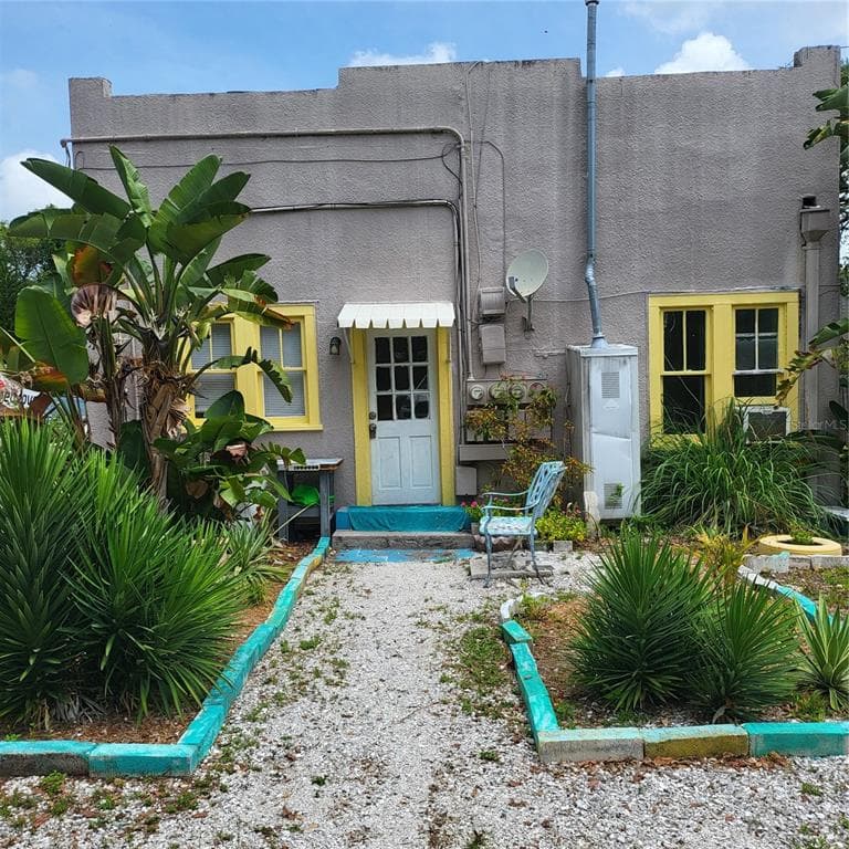 305 WOODROW AVENUE LARGO, FL 33770
