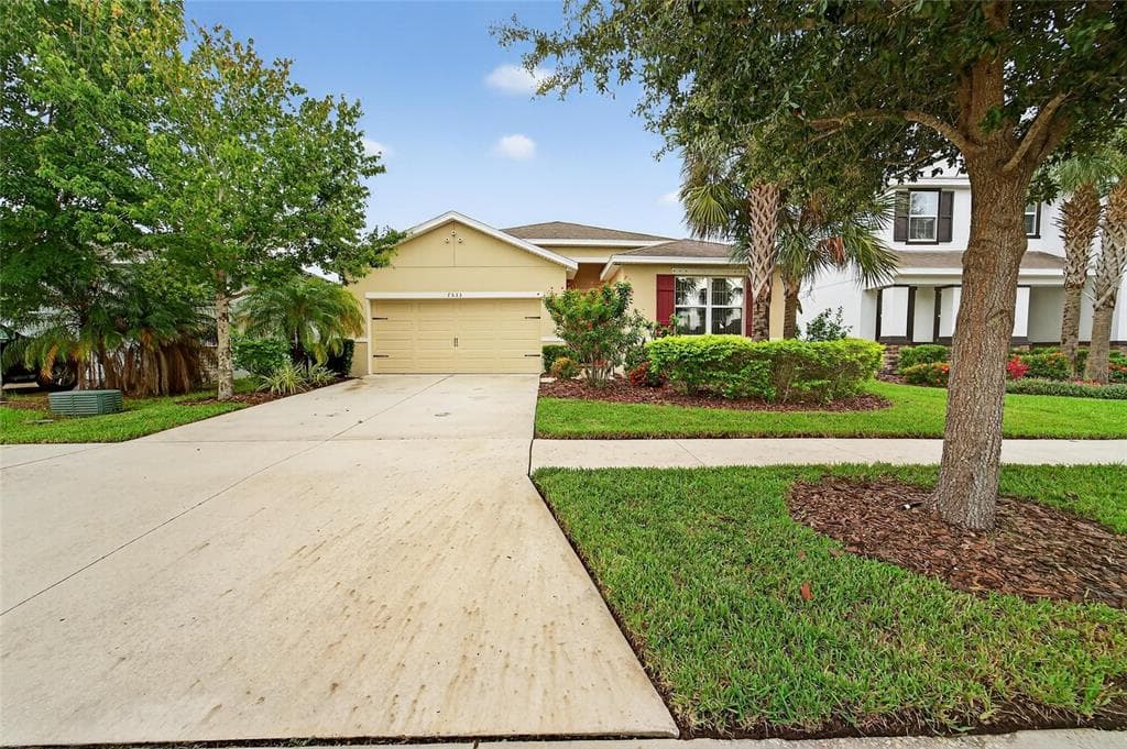 7533 LANTERN PARK AVENUE APOLLO BEACH, FL 33572