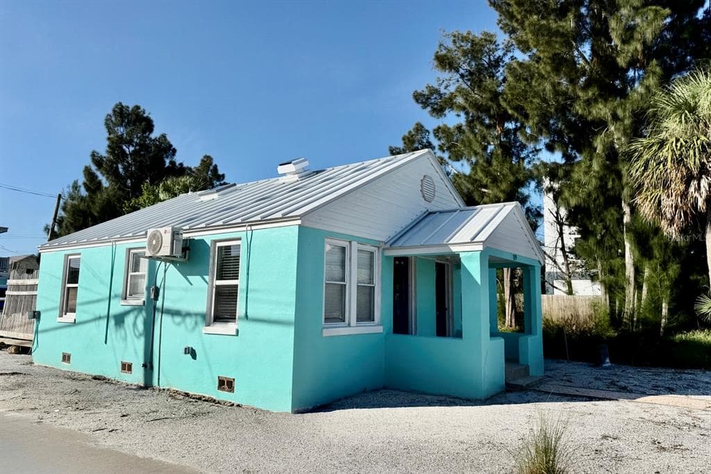 119 125TH AVENUE UNIT A TREASURE ISLAND, FL 33706