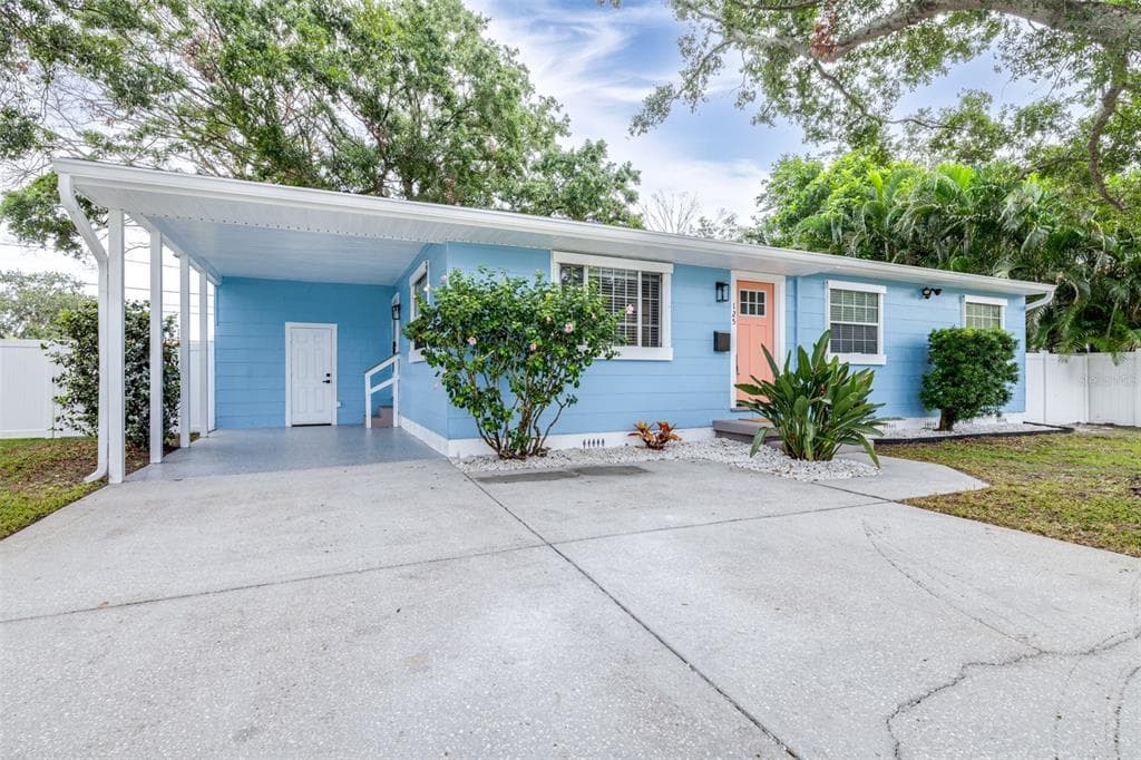 125 80TH AVENUE N ST PETERSBURG, FL 33702