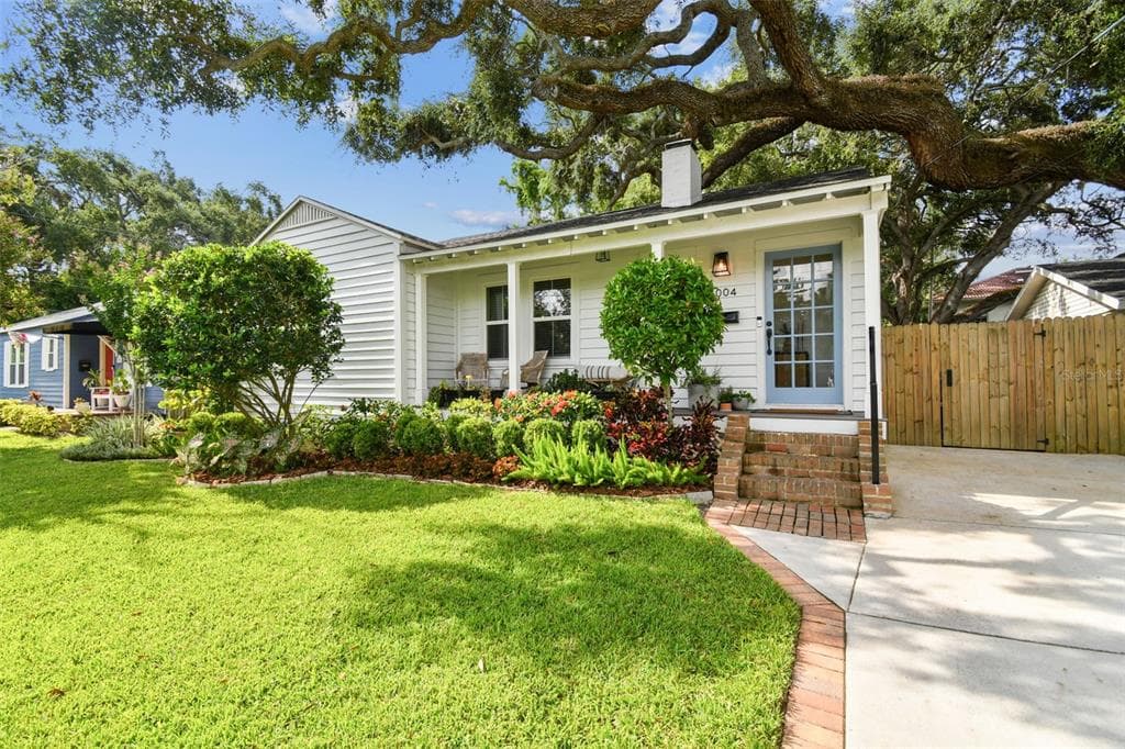 3004 W SAN MIGUEL STREET TAMPA, FL 33629
