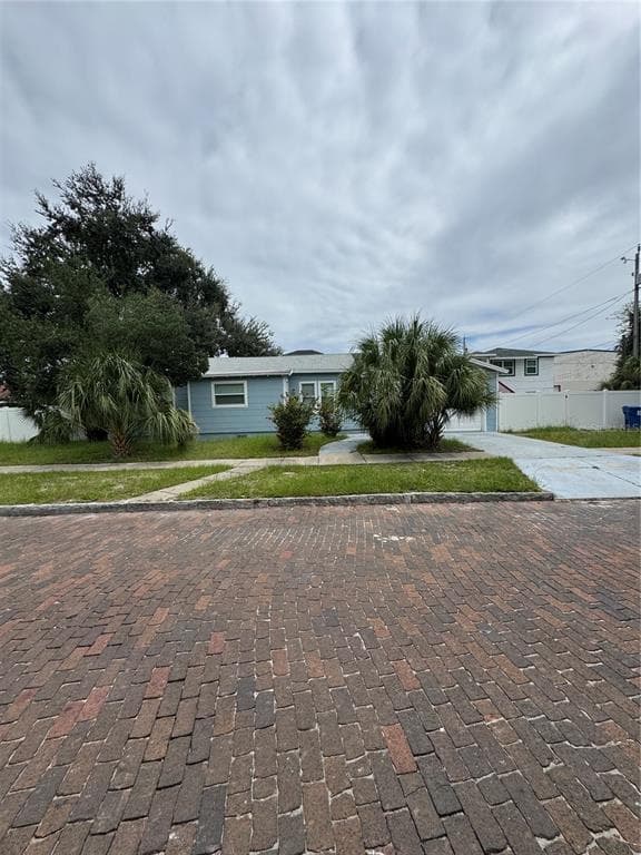 200 24TH STREET S ST PETERSBURG, FL 33712