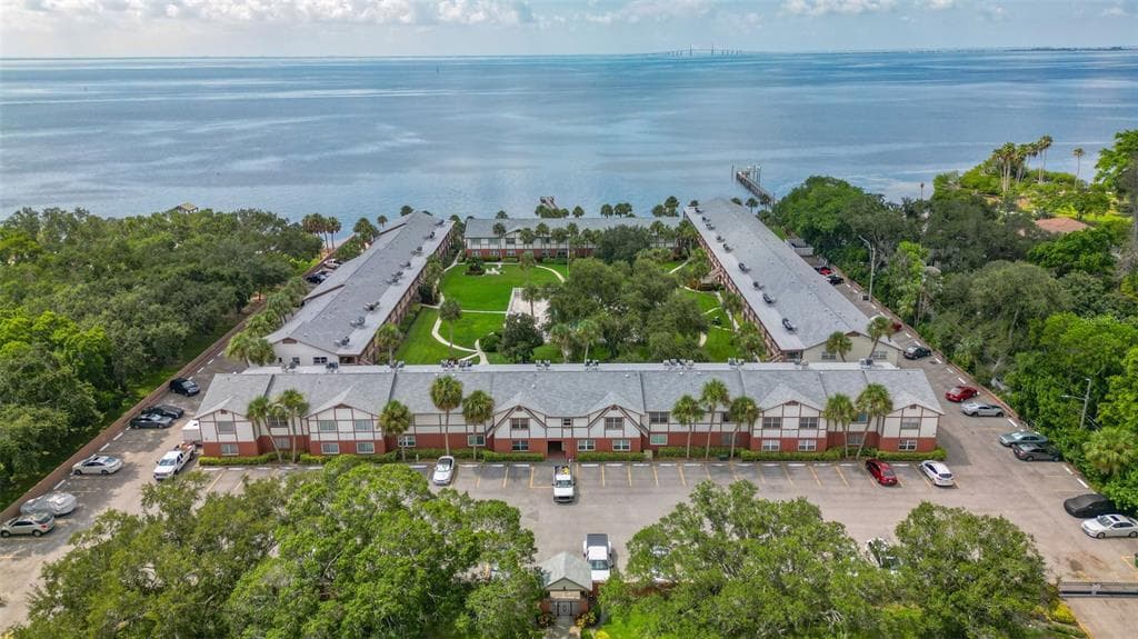 650 PINELLAS POINT DRIVE S UNIT 218 ST PETERSBURG, FL 33705