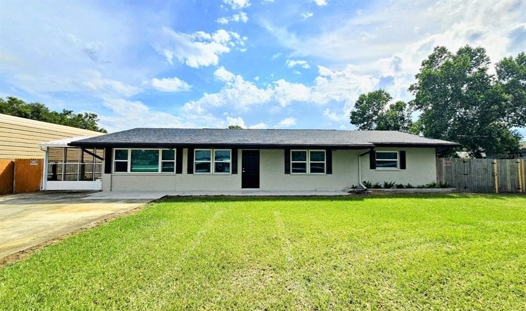 5551 FAIRWAY DRIVE RIDGE MANOR, FL 33523