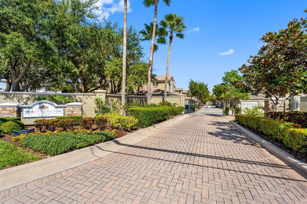 10685 WHITTINGTON COURT LARGO, FL 33773