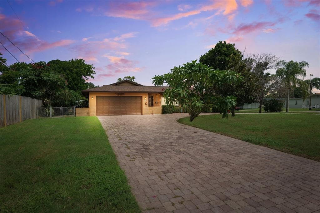 1701 PINELLAS POINT DRIVE S ST PETERSBURG, FL 33712