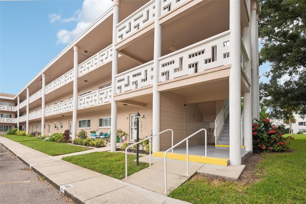 2436 RHODESIAN DRIVE UNIT 20 CLEARWATER, FL 33763