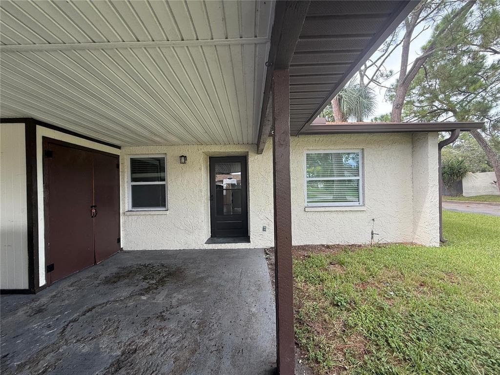 2040 SUNSET GROVE LANE CLEARWATER, FL 33765