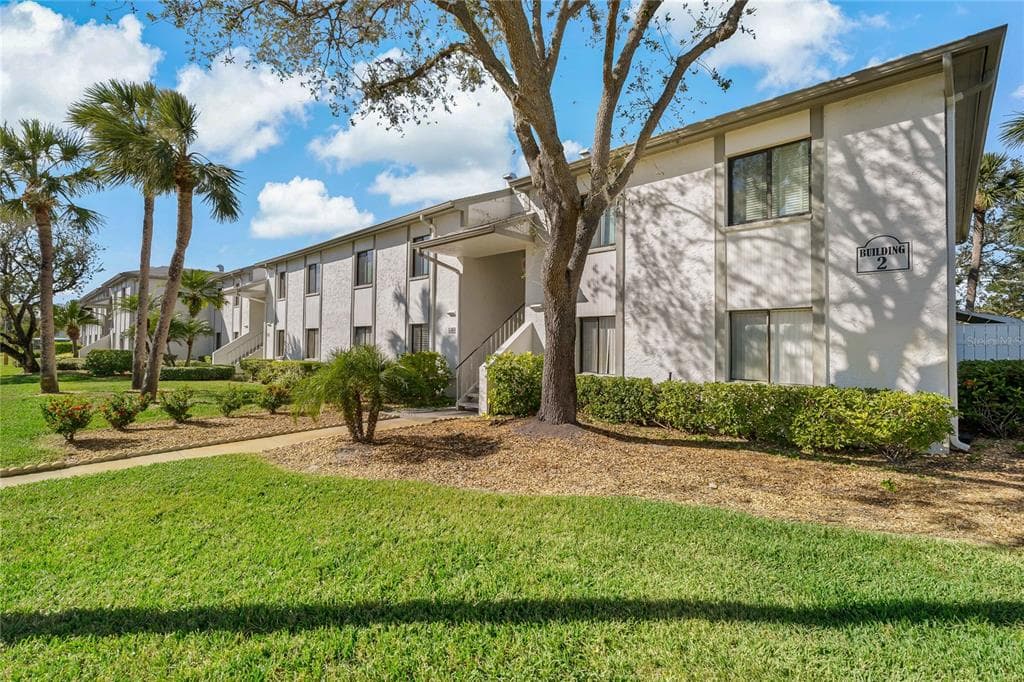 122 E CYPRESS COURT UNIT 122 OLDSMAR, FL 34677