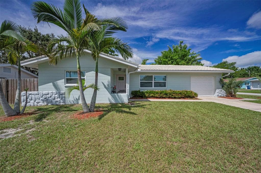9962 111TH STREET SEMINOLE, FL 33772