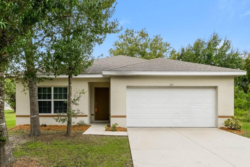 670 BASINGSTOKE COURT KISSIMMEE, FL 34758