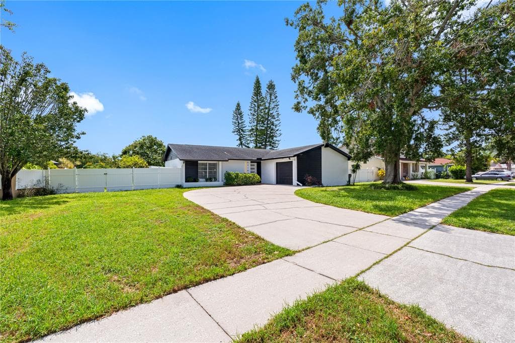 6414 CRYSTAL BROOK DRIVE TAMPA, FL 33625