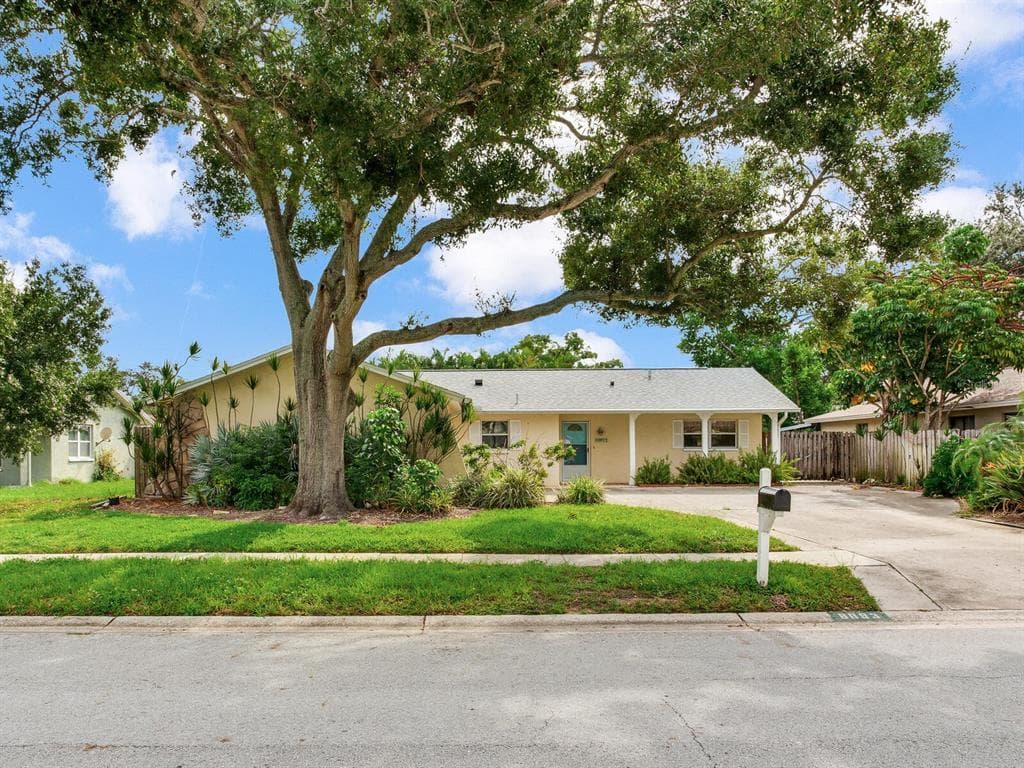 8893 118TH STREET SEMINOLE, FL 33772