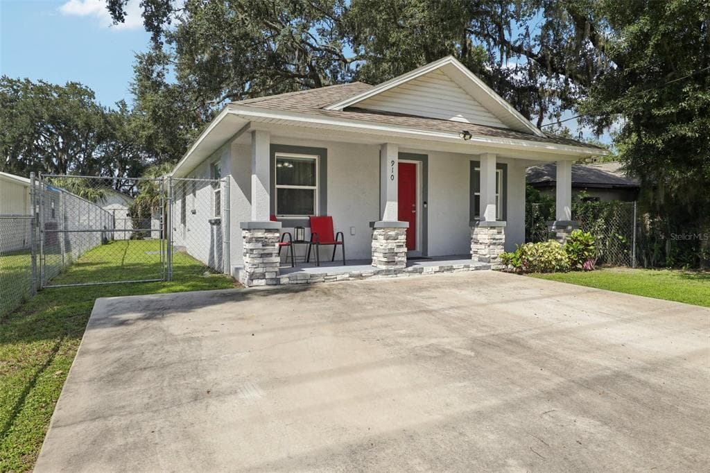 910 E ALABAMA STREET PLANT CITY, FL 33563
