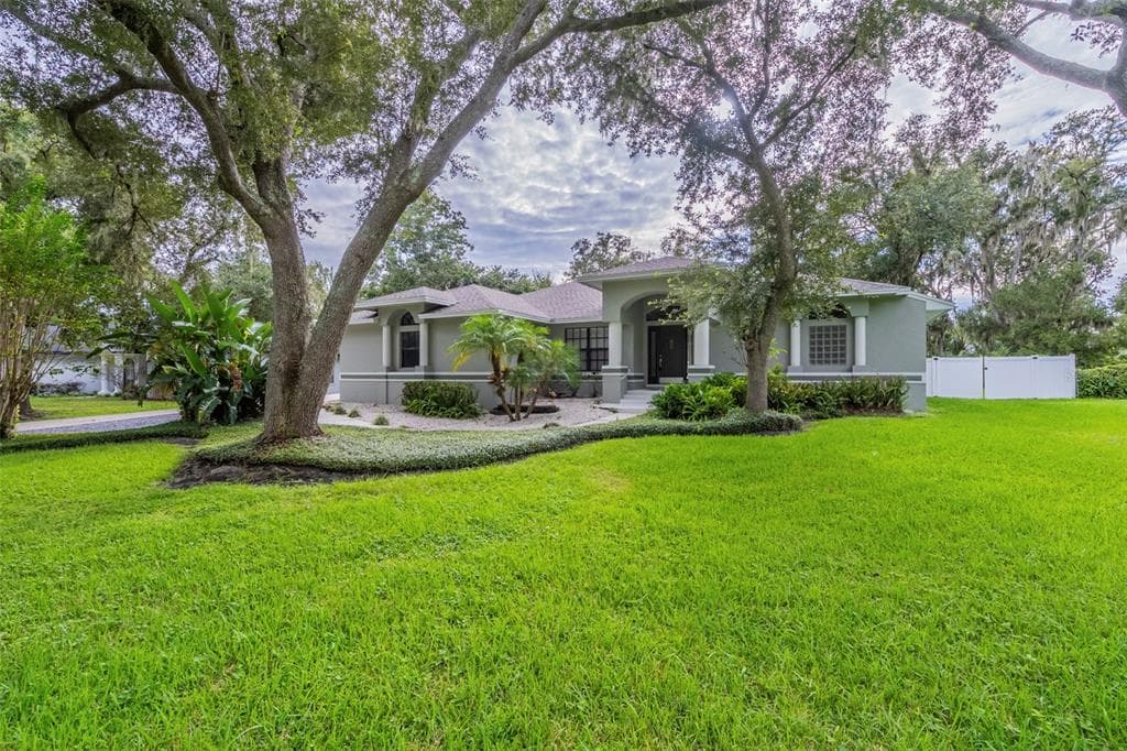 6745 FORESTWOOD DR W LAKELAND, FL 33811