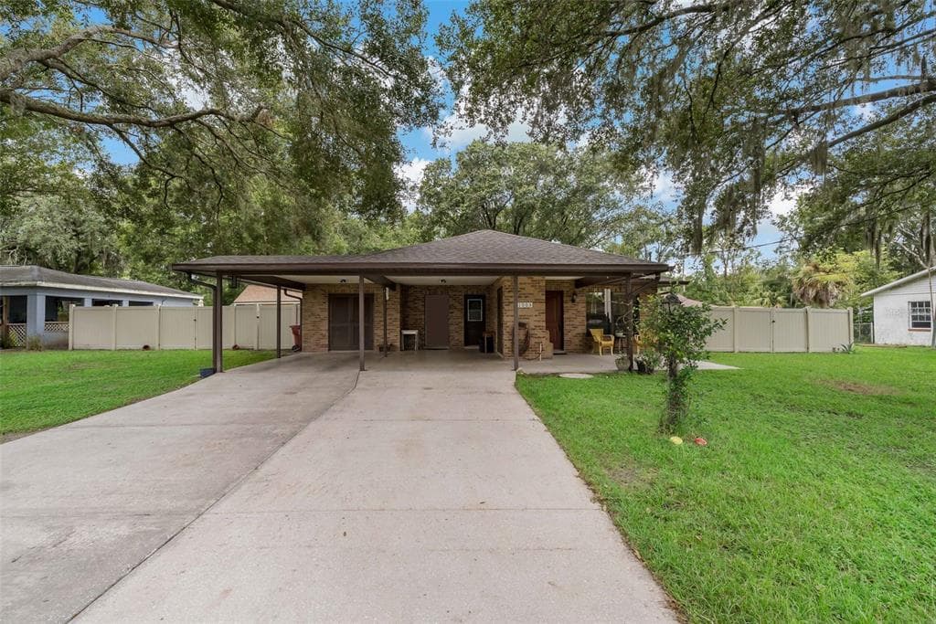 1005 N VERMONT STREET PLANT CITY, FL 33563