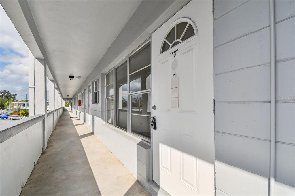 4300 58TH STREET N UNIT 1907 KENNETH CITY, FL 33709
