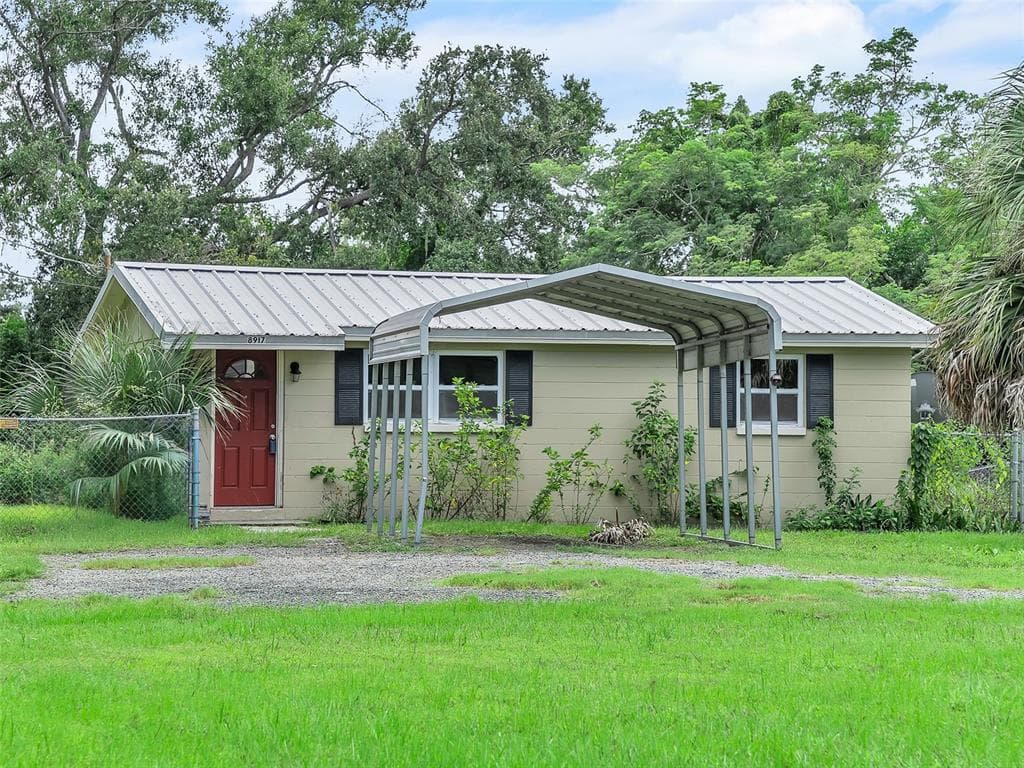 8917 HONEYWELL ROAD GIBSONTON, FL 33534