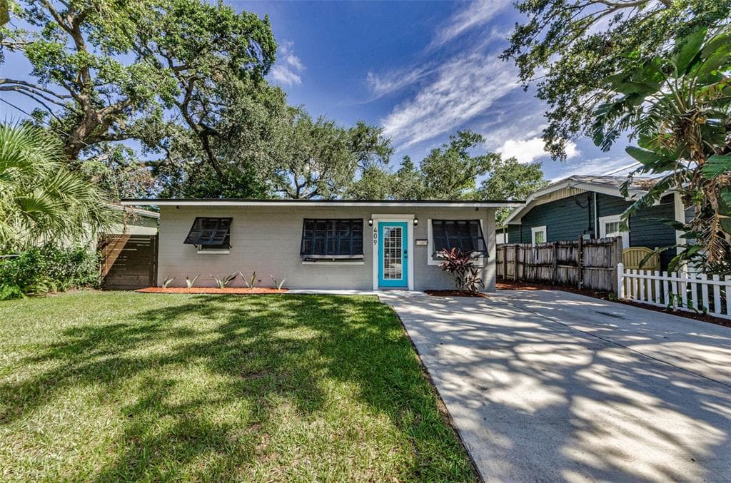 409 W HANNA AVENUE TAMPA, FL 33604