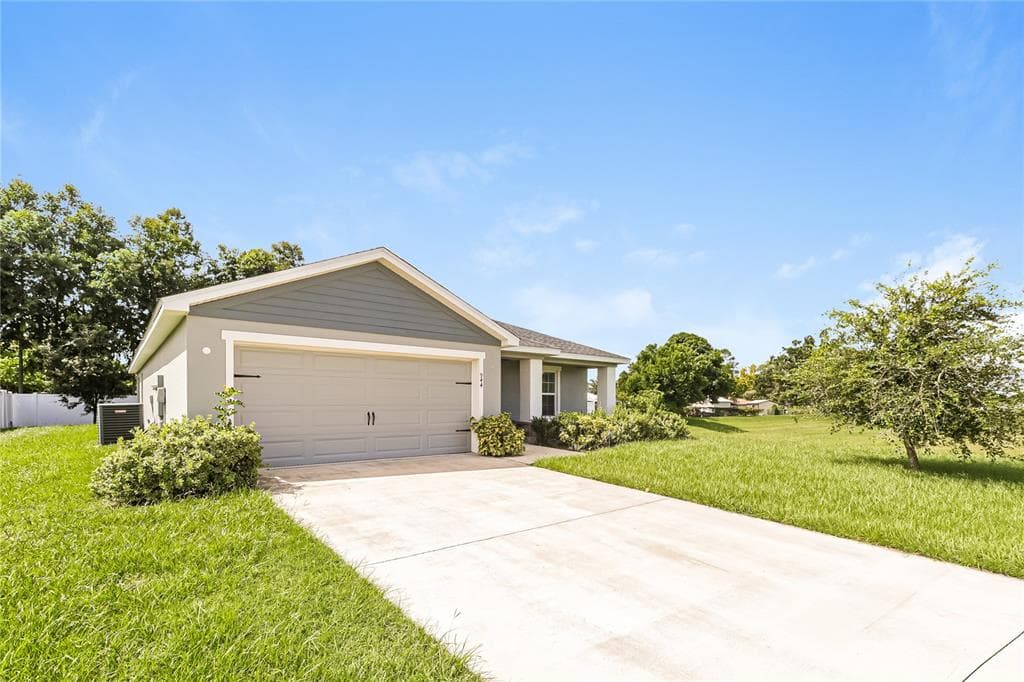 944 FIRST DRIVE EAGLE LAKE, FL 33839