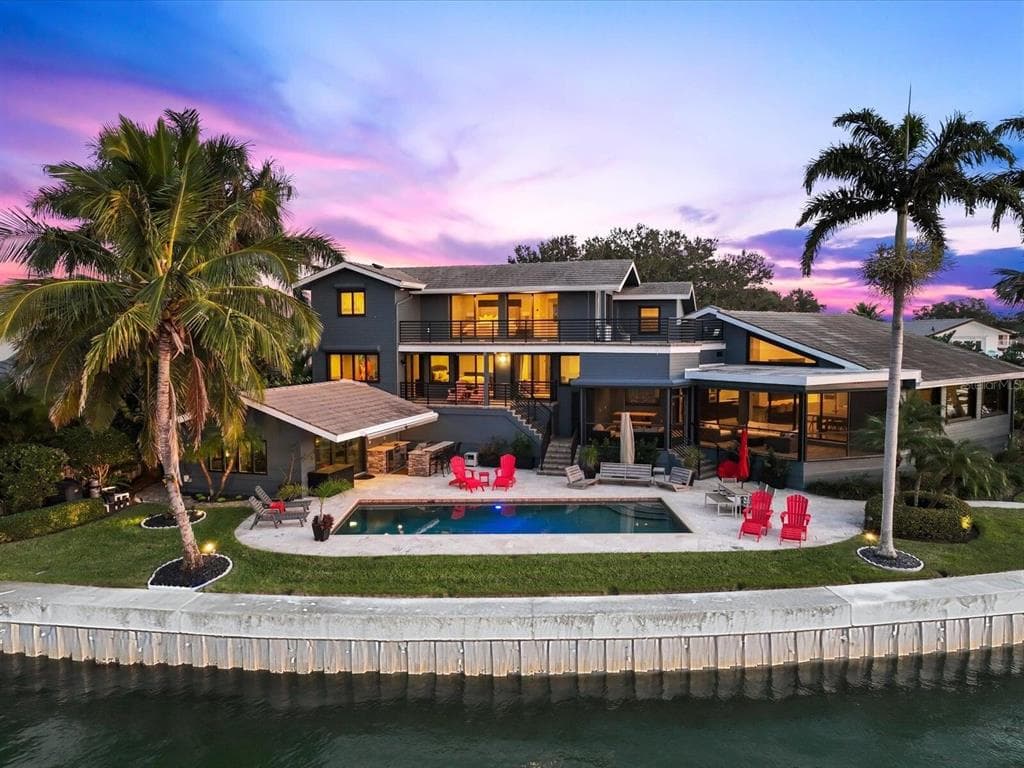621 BELLE ISLE AVENUE BELLEAIR BEACH, FL 33786
