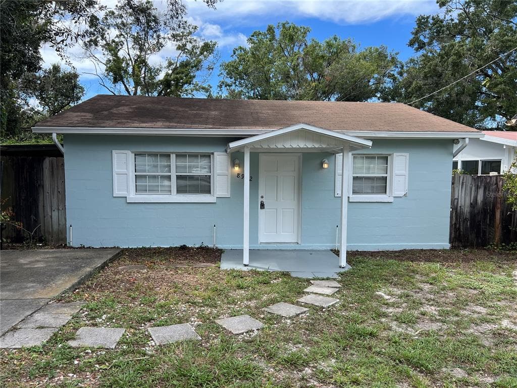 8922 EL PORTAL DRIVE TAMPA, FL 33604