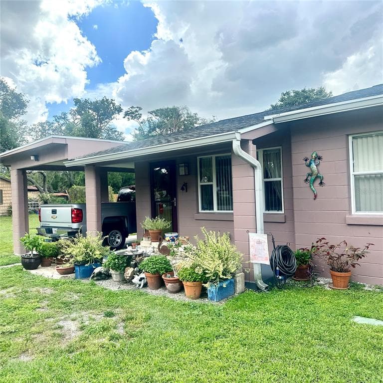 8704 N ROME AVENUE TAMPA, FL 33604