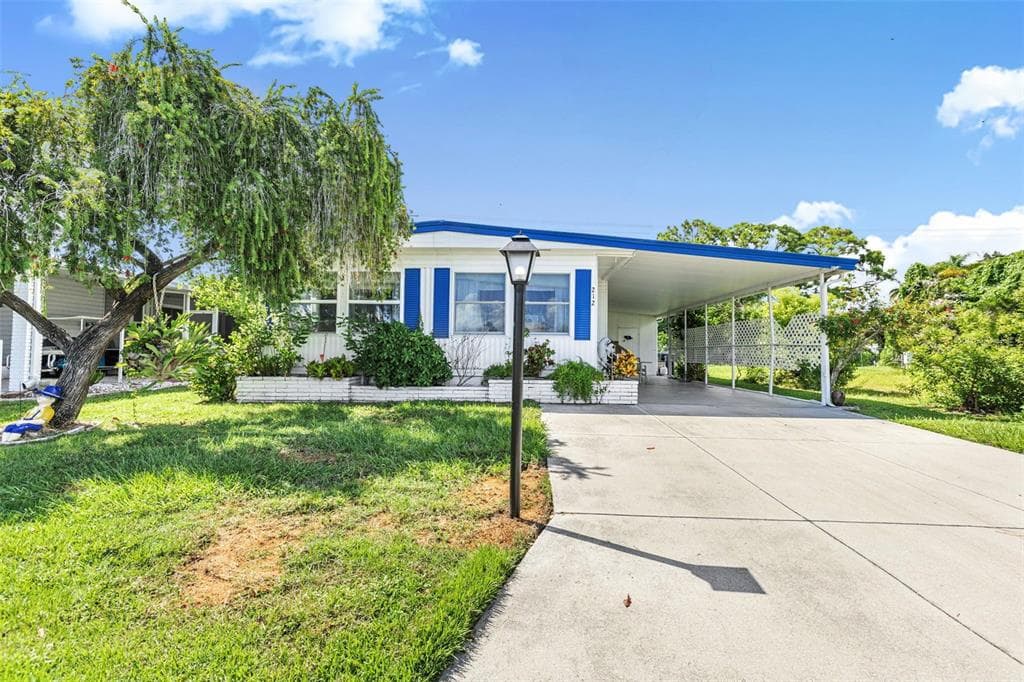 212 LA COSTA NORTH PORT, FL 34287
