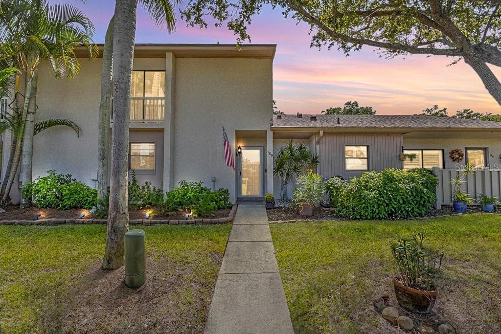 100 INGRID PLACE OLDSMAR, FL 34677