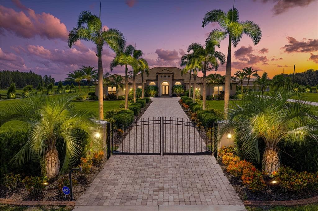 17332 CARLTON LAKE ROAD WIMAUMA, FL 33598