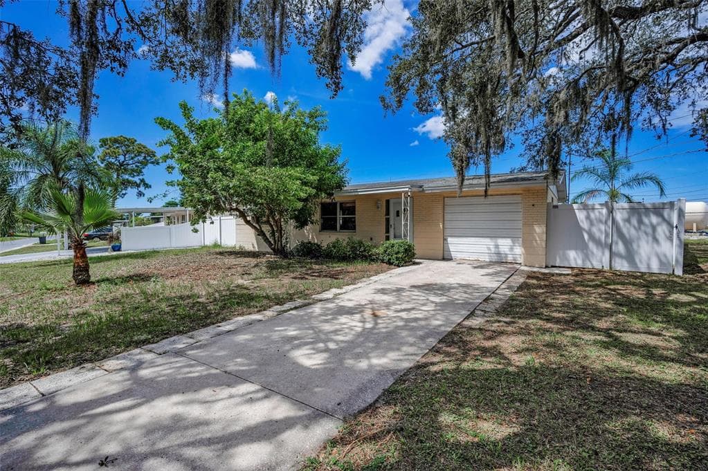 4223 KIBLER LANE HOLIDAY, FL 34691