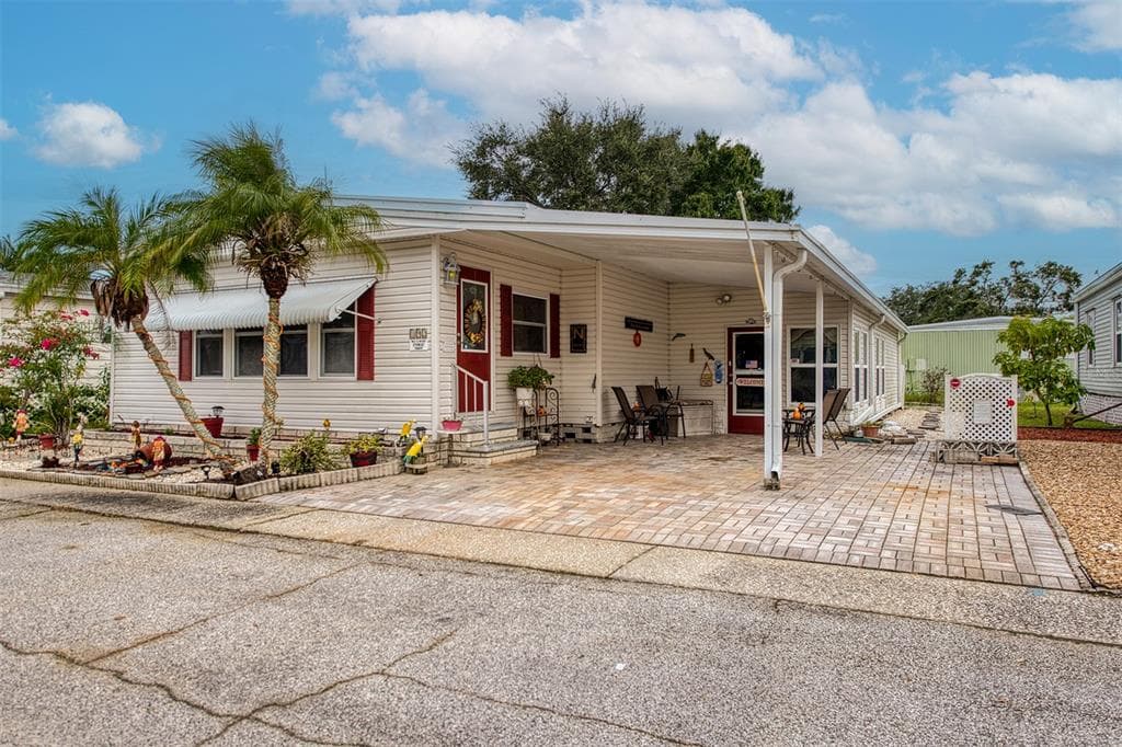 192 BLUE MARLIN DRIVE OLDSMAR, FL 34677