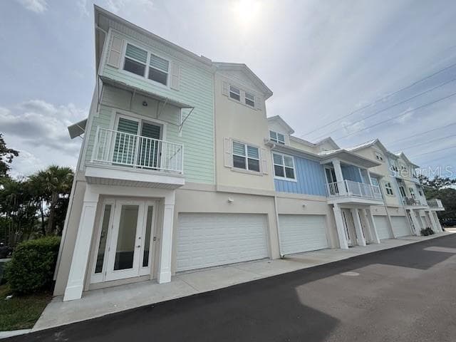 821 OAK BEND LANE DUNEDIN, FL 34698