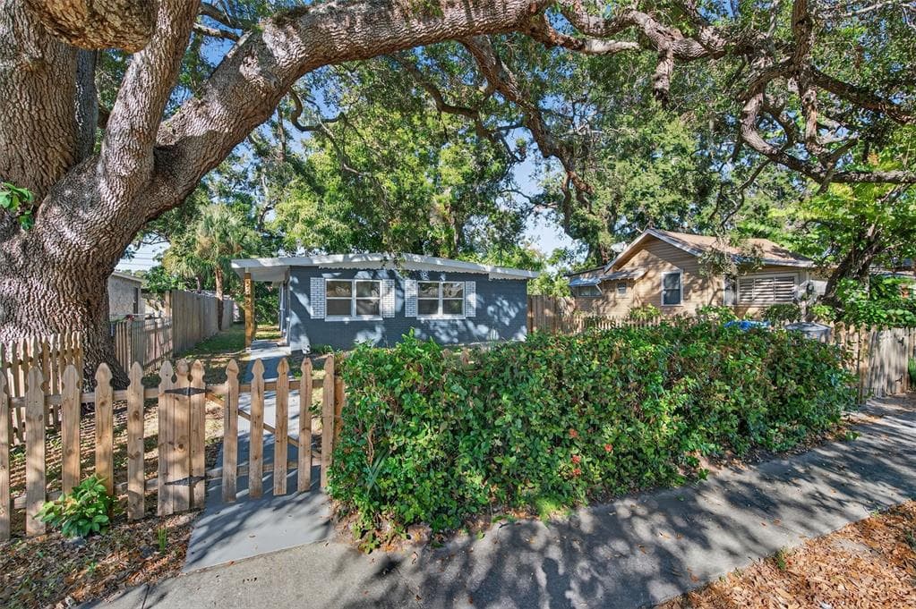 2245 17TH AVENUE S ST PETERSBURG, FL 33712