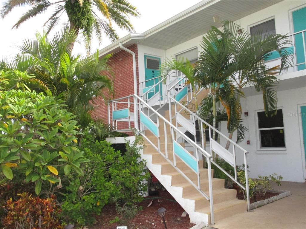 6055 21ST STREET N UNIT 10 ST PETERSBURG, FL 33714