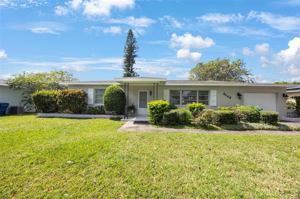 5102 LAKE CHARLES DRIVE N KENNETH CITY, FL 33709