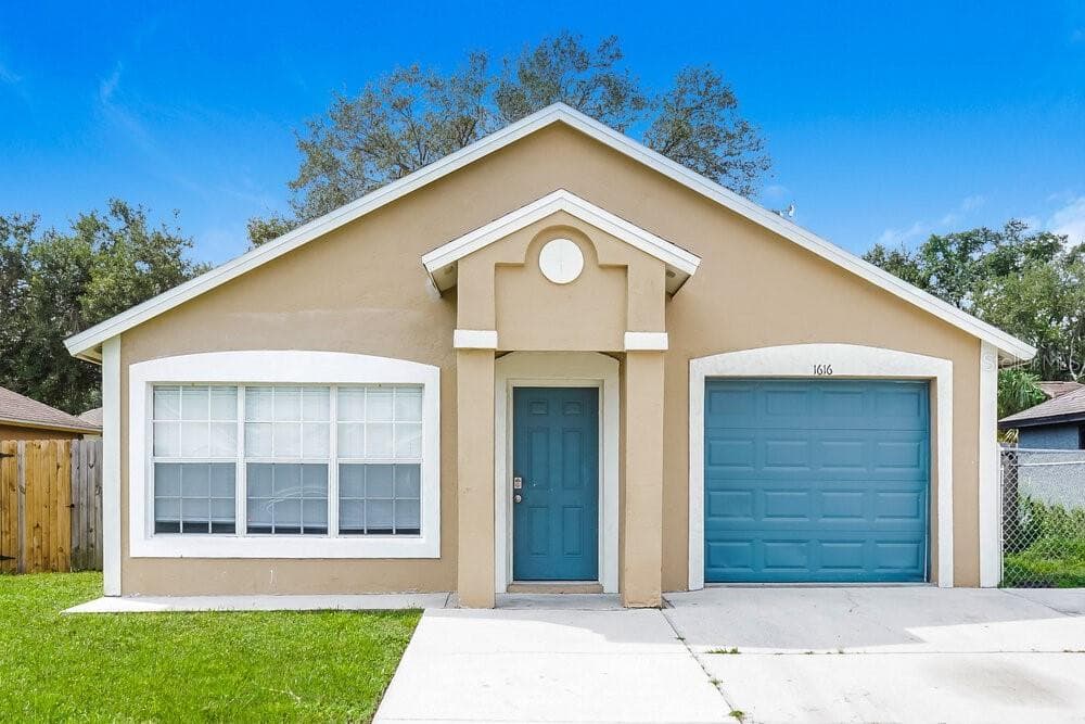 1616 27TH AVENUE E BRADENTON, FL 34208
