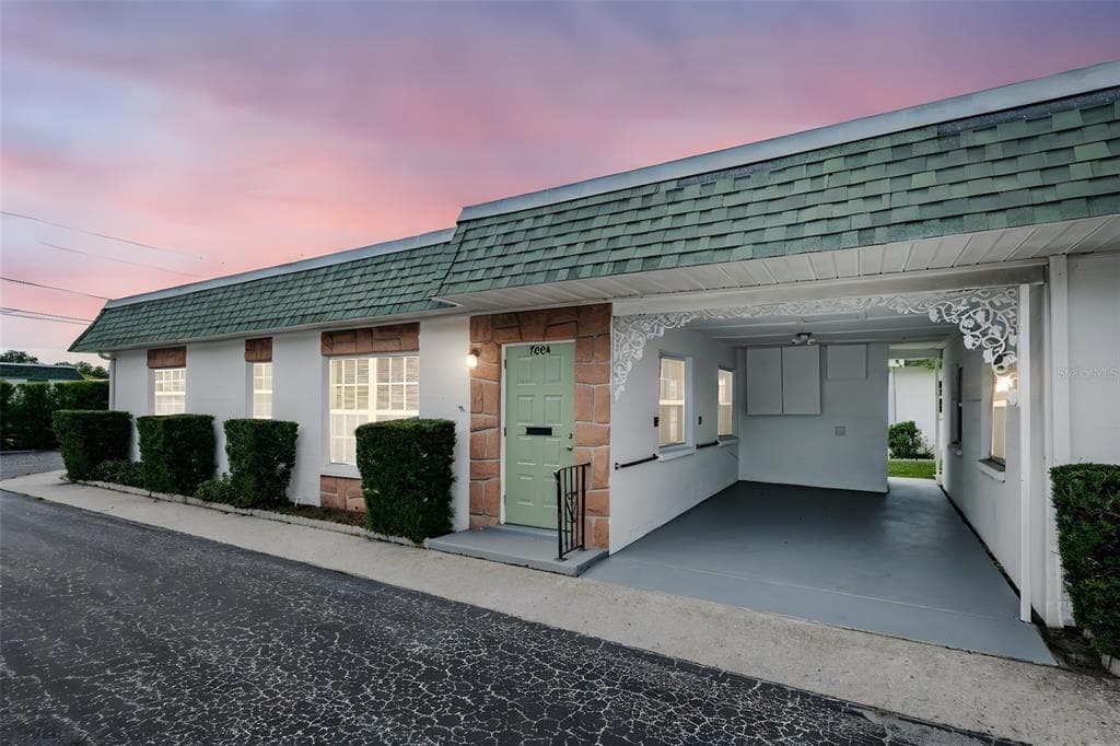 7804 39TH TERRACE N UNIT 7804G ST PETERSBURG, FL 33709