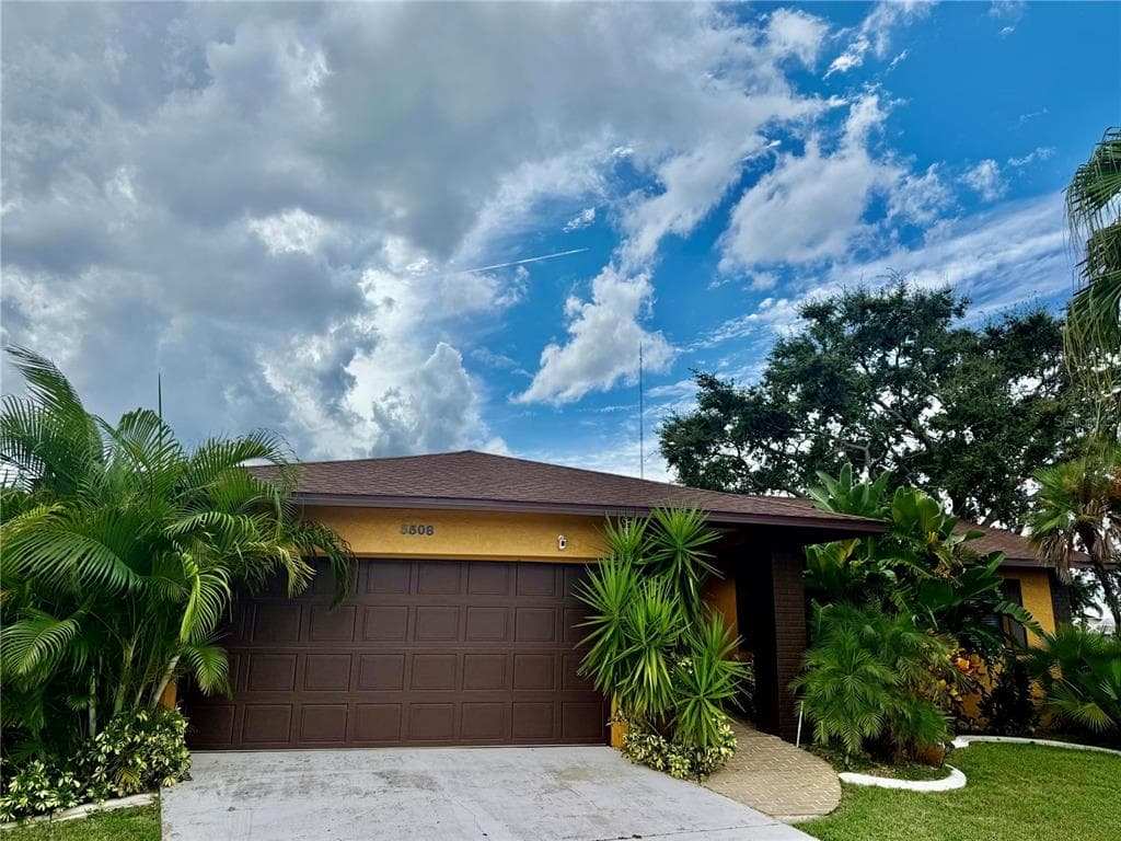 3508 WESTMINISTER COURT HOLIDAY, FL 34691