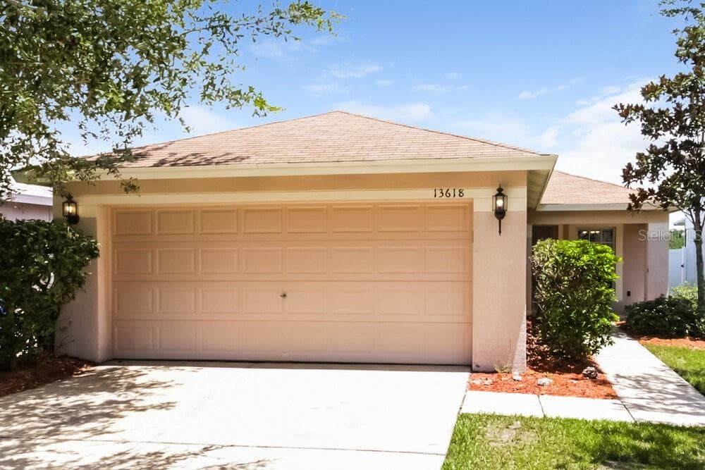 13618 SILVER CHARM COURT RIVERVIEW, FL 33579