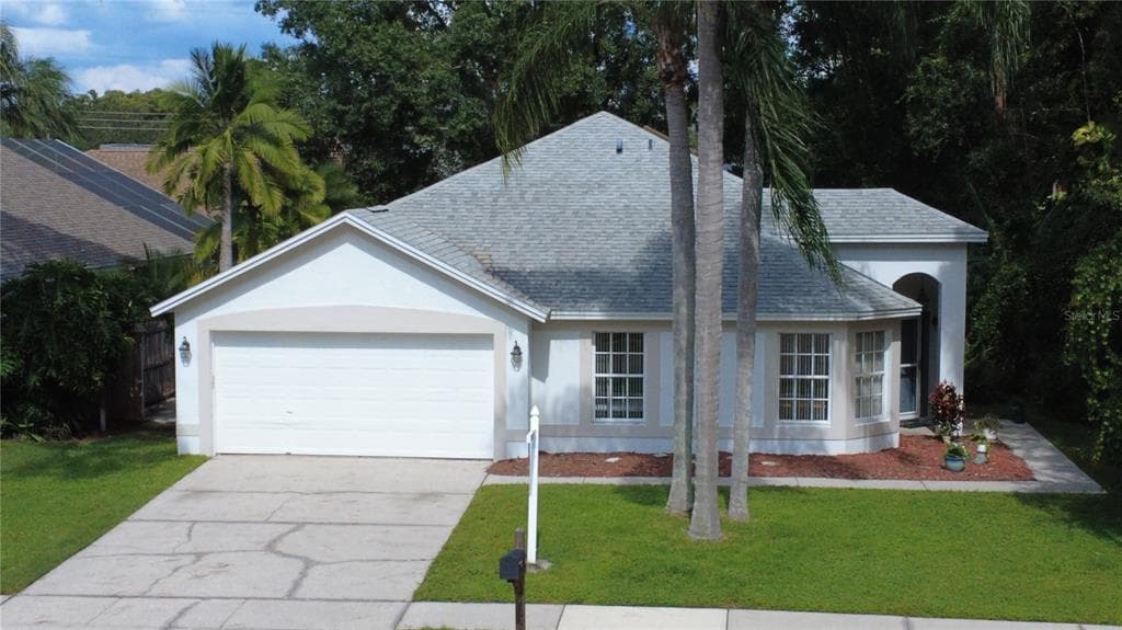813 CRESTRIDGE DRIVE TARPON SPRINGS, FL 34688