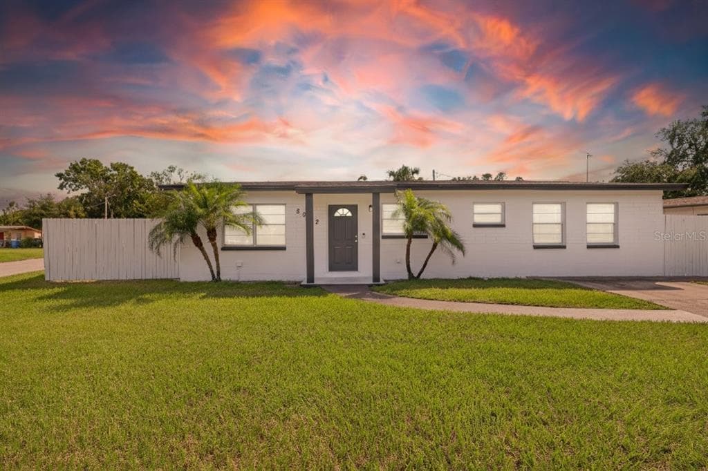 8002 FERNVIEW LANE TAMPA, FL 33615